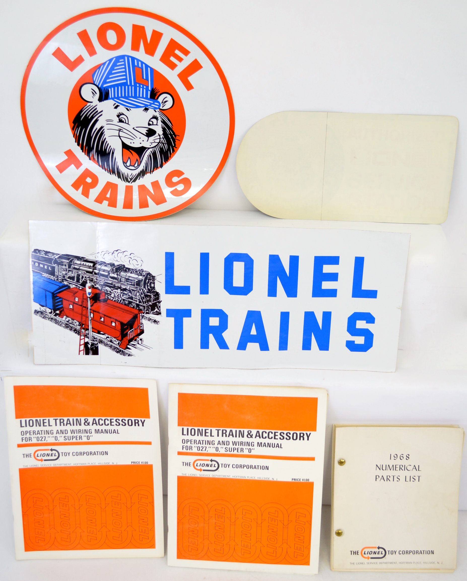 Fantastic Postwar Lionel Model Trains And Accessories